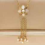 Chane1 Baroque necklace 18k yellow gold Pearl with fringe - Image 7