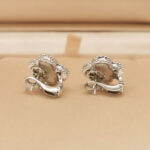 Van Cleef & Arpels Vintage Alhambra earrings 18k white gold, mother-of-pearl - Image 4