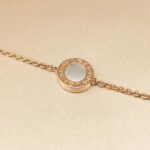 Bvlgari Bvlgari bracelet 18k rose gold, carnelian and mother-of-pearl - Image 6