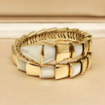 Bvlgari Serpenti bracelet 18k yellow gold, mother-of-pearl, M - Image 2