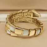 Bvlgari Serpenti bracelet 18k yellow gold, mother-of-pearl, M - Image 4