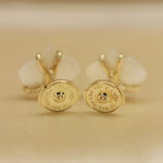 Cartier Caresse earrings 18k yellow gold,mother-of-pearl,diamond,studs - Image 5
