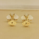 Cartier Caresse earrings 18k yellow gold,mother-of-pearl,diamond,studs - Image 8