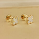 Van Cleef Sweet Alhambra earstuds 18k yellow gold, mother-pearl (2023) - Image 4