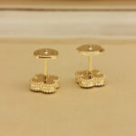 Van Cleef Sweet Alhambra earstuds 18k yellow gold, mother-pearl (2023) - Image 5