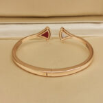 Bvlgari Divas' Dream bracelet open 18k rose gold, chalcedony, MOP, S - Image 3