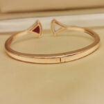 Bvlgari Divas' Dream bracelet open 18k rose gold, chalcedony, MOP, S - Image 6