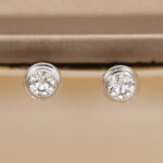 Cartier diamond earrings 18k white gold, 0.13 ct single diamonds - Image 2