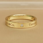 Tiffany & Co. band ring 18k yellow gold, 3 diamonds, 26 - Image 3