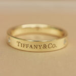 Tiffany & Co. band ring 18k yellow gold, 3 diamonds, 26 - Image 6