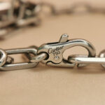 Cartier Santos necklace 18k white gold,pendant18k yellow gold - Image 6