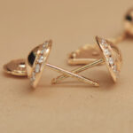 Piaget Possession earrings 18k rose gold, diamond, studs - Image 9