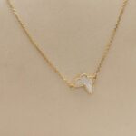 Van Cleef & Arpels Sweet Butterflies bracelet 18k gold MOP - Image 4