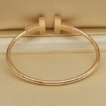 Tiffany & Co. Tiffany T Wide Wire Bracelet 18k rose gold, 18 - Image 3