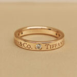 Tiffany & Co. Signature ring 18k rose gold, 3 diamonds, 6 - Image 2