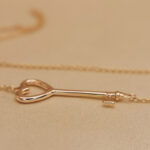 Tiffany & Co. key necklace 18k yellow gold horizontal key - Image 10